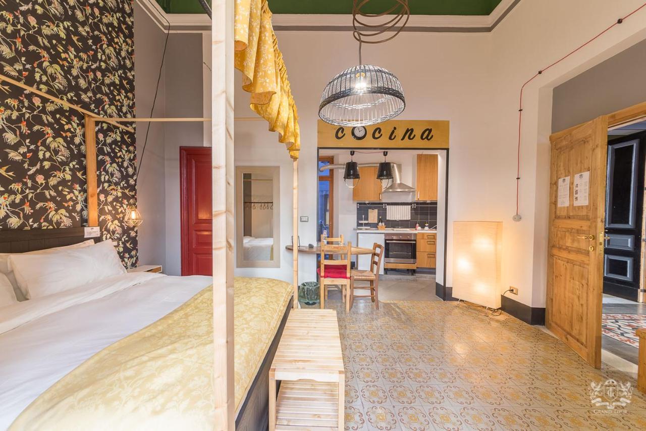 Grand Tour Design Guest House Catania Self Check-In Экстерьер фото